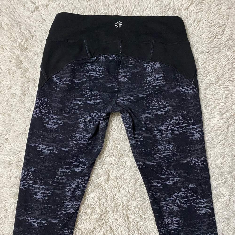 Athleta cropped leggings size small multi color